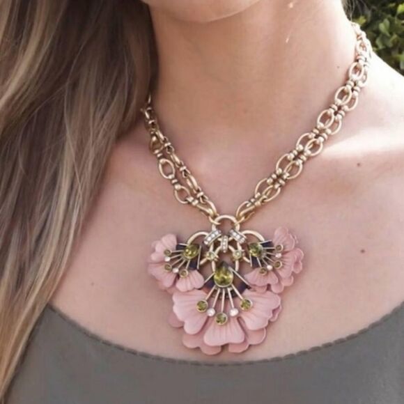 Stella & Dot Rory Pendant Floral Statement Necklace - Picture 5 of 8